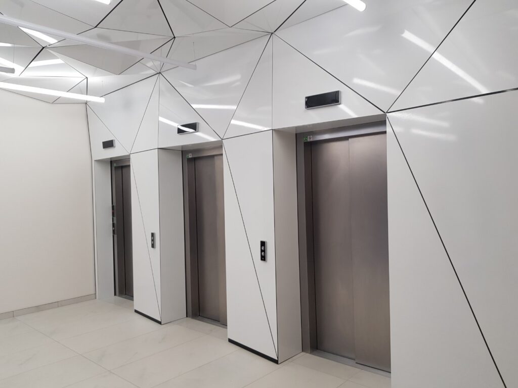 Průběh realizace „Designový obklad interiéru – Mayhouse, Praha“ – detail 7