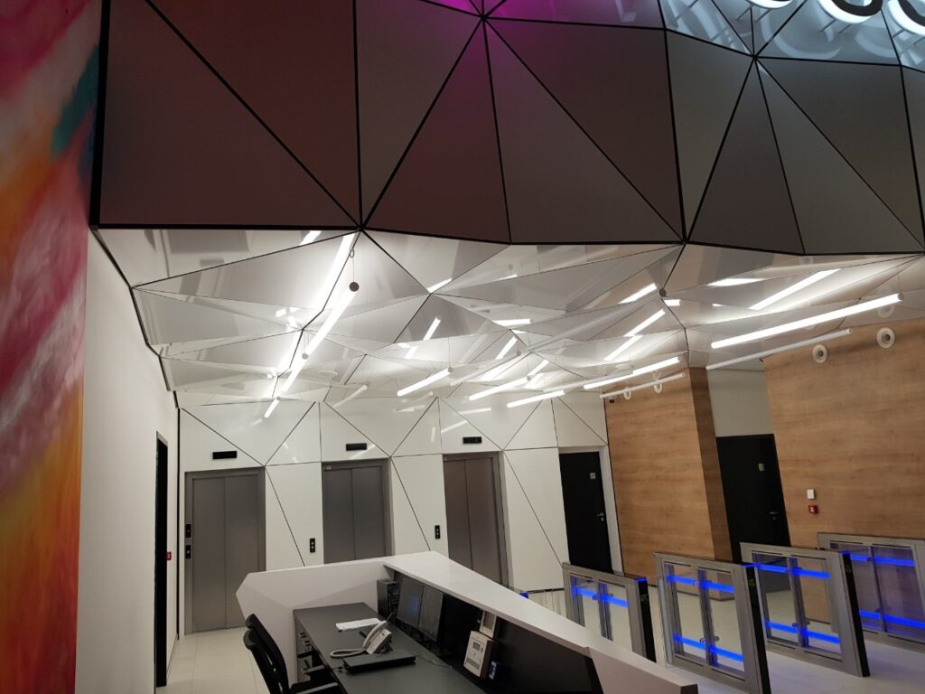 Průběh realizace „Designový obklad interiéru – Mayhouse, Praha“ – detail 11