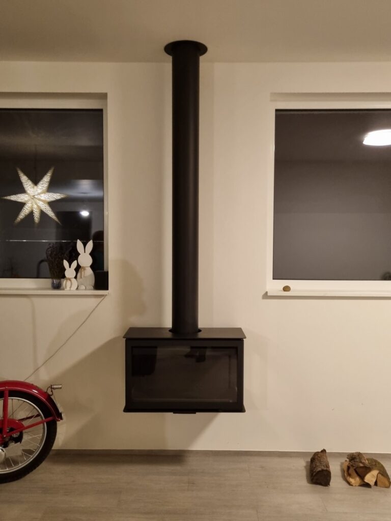 Stavba krbu Rocal City s designovým kouřovodem