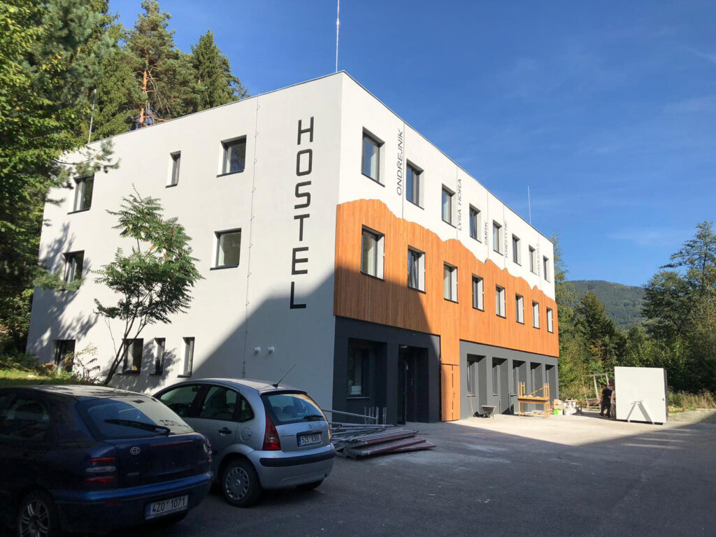 Průběh realizace „Zakázková realizace hostelu – Rožnov pod Radhoštěm“ – detail 1