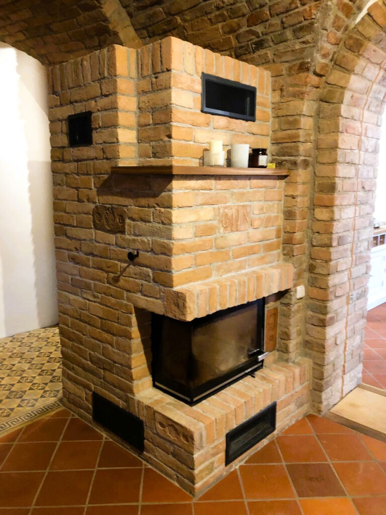 Obestavba krbové vložky KRETZ F 108 – Mikulov
