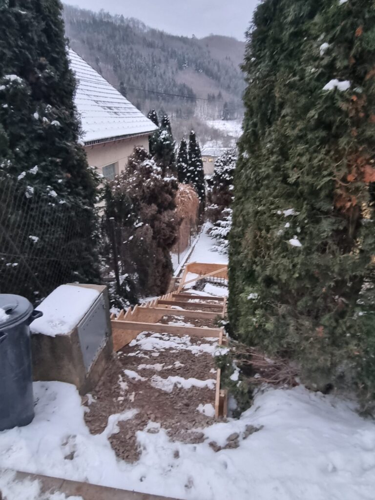 Průběh realizace „Realizace schodiště – Lažánky“ – detail 6